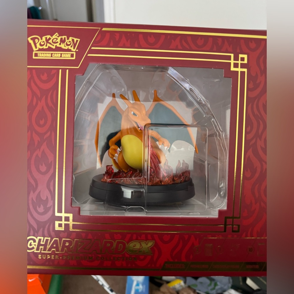 Charizard EX Figure